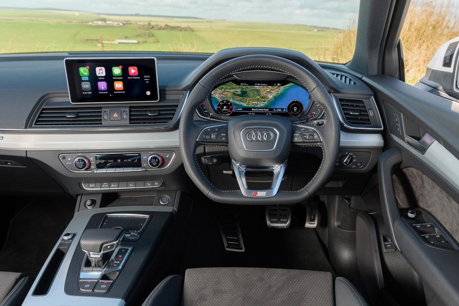 Торпедо Audi Q5 TDI Quattro S-Line 2017 года  (UK) (фото 9 из 26)